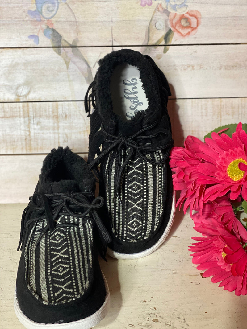 Not Rated Footwear The Gypsy Jazz Black Trinidad Tribal Fringe Sherpa Cozy Moc