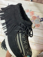 Not Rated Footwear The Gypsy Jazz Black Trinidad Tribal Fringe Sherpa Cozy Moc