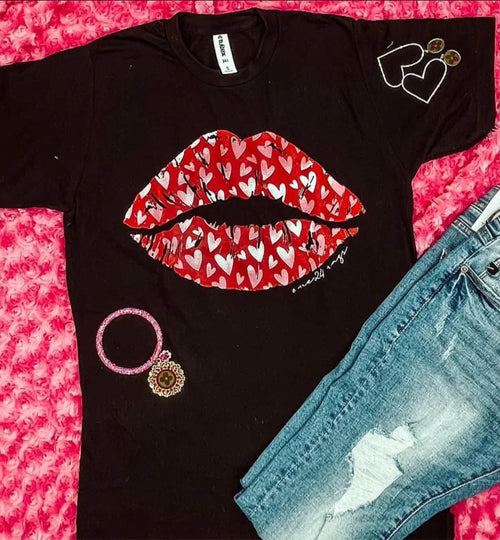Shop Envi Me It's T-shirt Kinda Day The  Hearts ❤️ on Lips Tee
