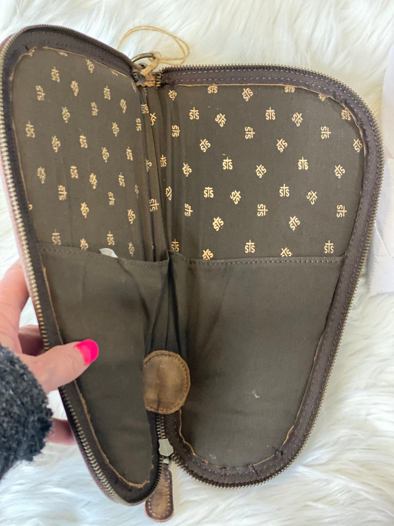 Shop Envi Me Accessories The STS Cowhide Protective Case