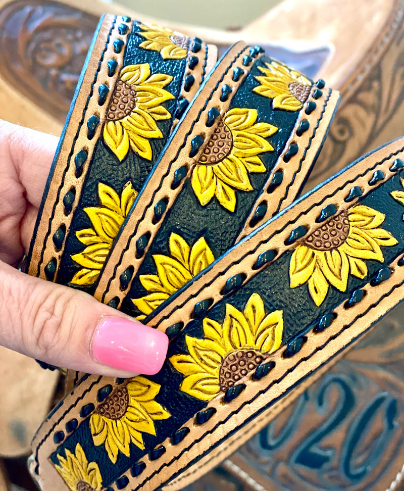 Hand Tooled Sunflower and Butterfly Leather Purse – Ilumina Mi Corazon